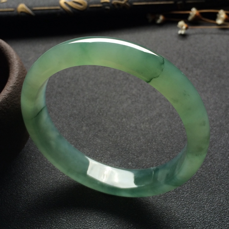 （超值推荐）冰种晴水略飘花手镯（58.8mm）