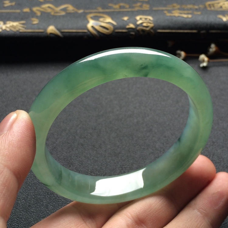 （超值推荐）冰种晴水略飘花手镯（58.8mm）