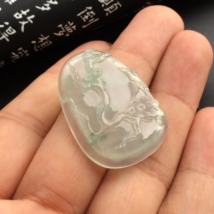 （超值推荐）冰种略飘花松鹤延年挂件