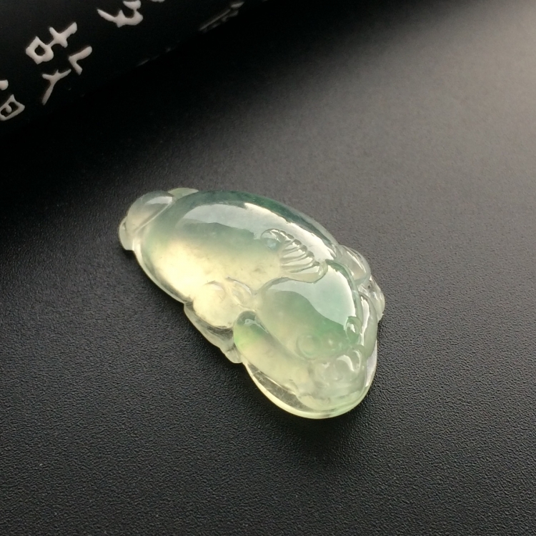 （超值推荐）冰种略飘花招财进宝挂件