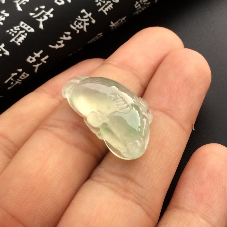 （超值推荐）冰种略飘花招财进宝挂件