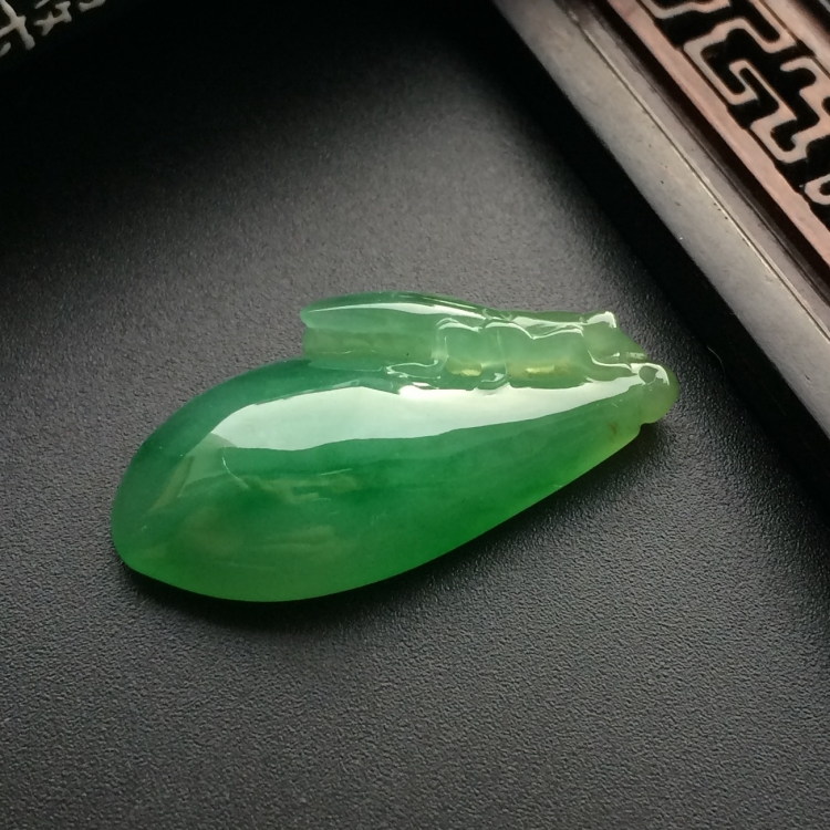（超值推荐）糯冰种飘翠福瓜挂件