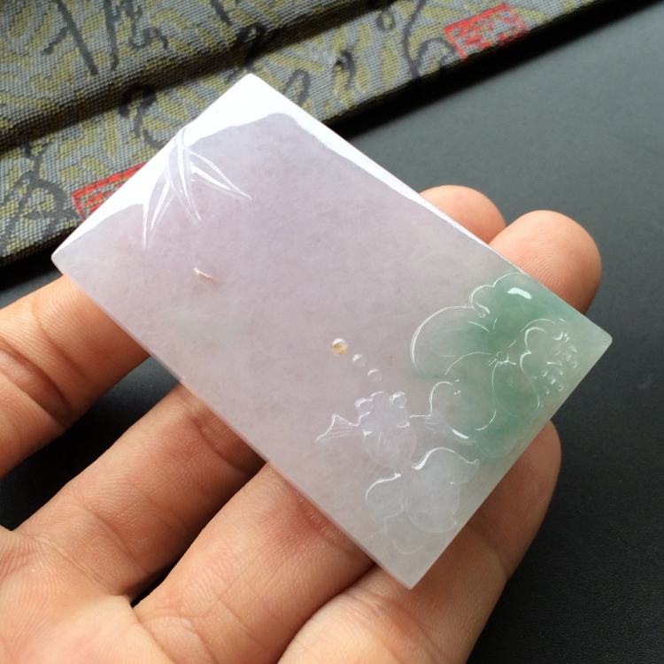 (超值推荐)糯冰种淡紫罗兰飘花年年有余挂件