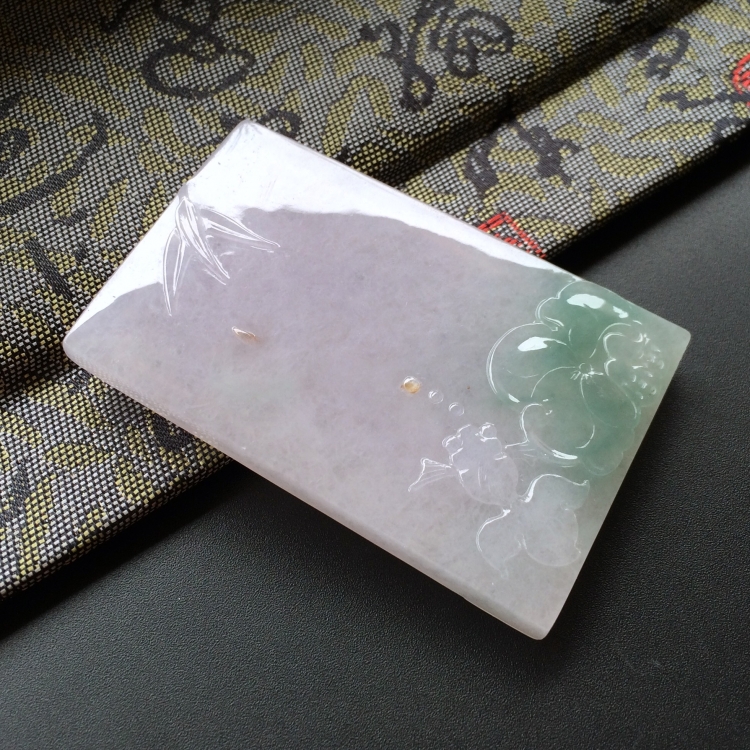 (超值推荐)糯冰种淡紫罗兰飘花年年有余挂件