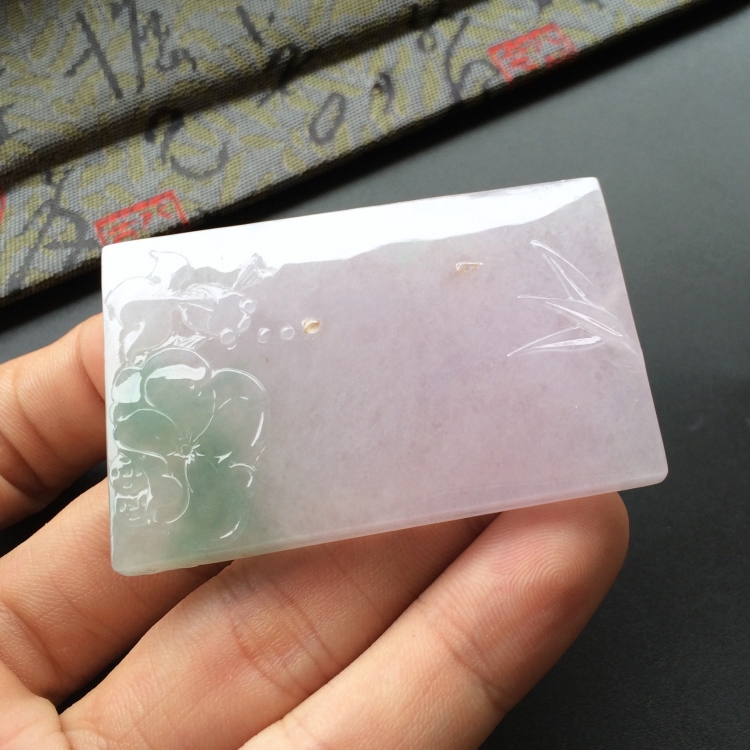 (超值推荐)糯冰种淡紫罗兰飘花年年有余挂件