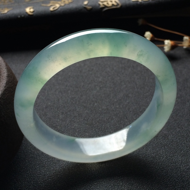 （超值推荐）冰种飘花手镯（53.8mm）