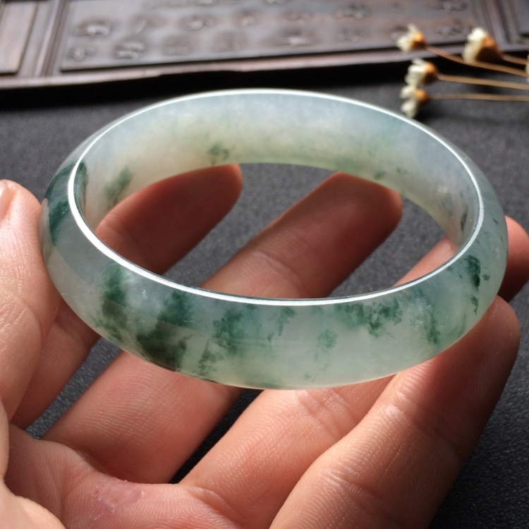 （超值推荐）冰种飘花贵妃镯（55.2mm-49mm）