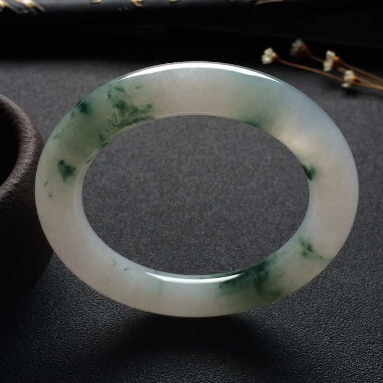 （超值推荐）糯冰种飘花圆条手镯（54.2mm）