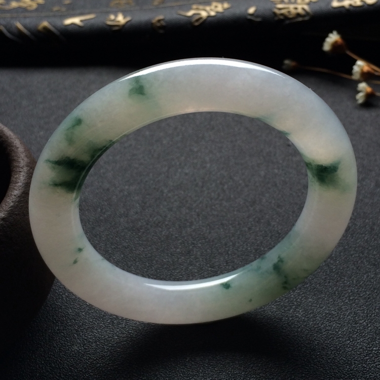 （超值推荐）糯冰种飘花圆条手镯（54.2mm）