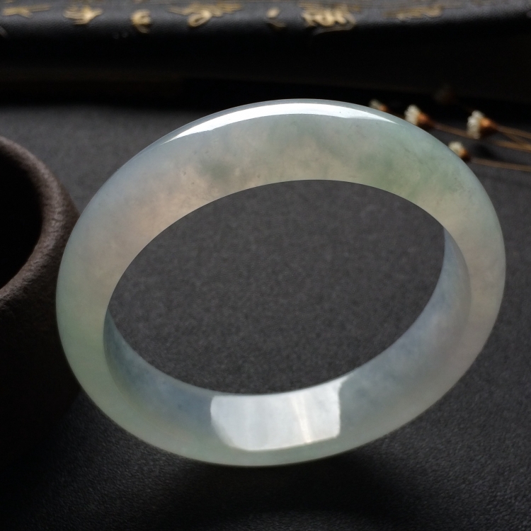 （超值推荐）冰种淡晴水手镯（59mm）