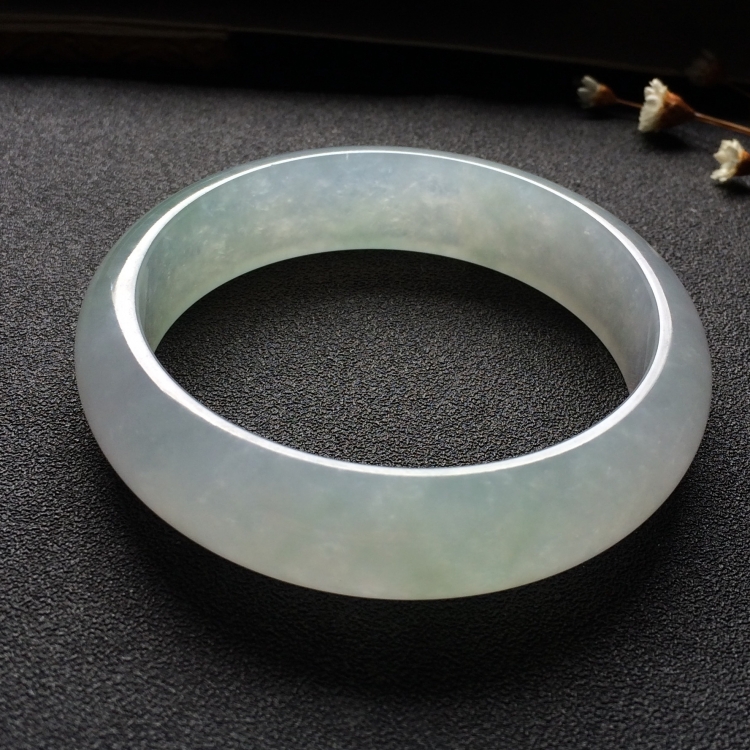 （超值推荐）冰种淡晴水手镯（59mm）