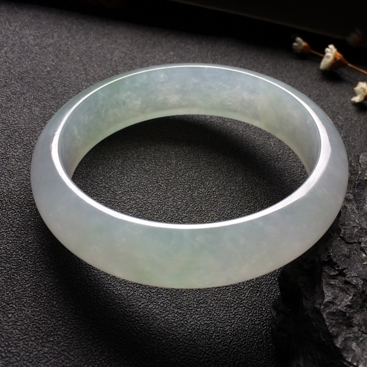 （超值推荐）冰种淡晴水手镯（59mm）