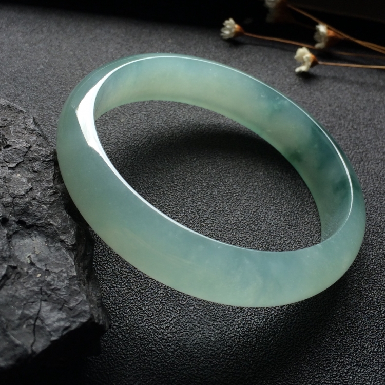 （超值推荐）冰种飘花手镯（56.8mm）