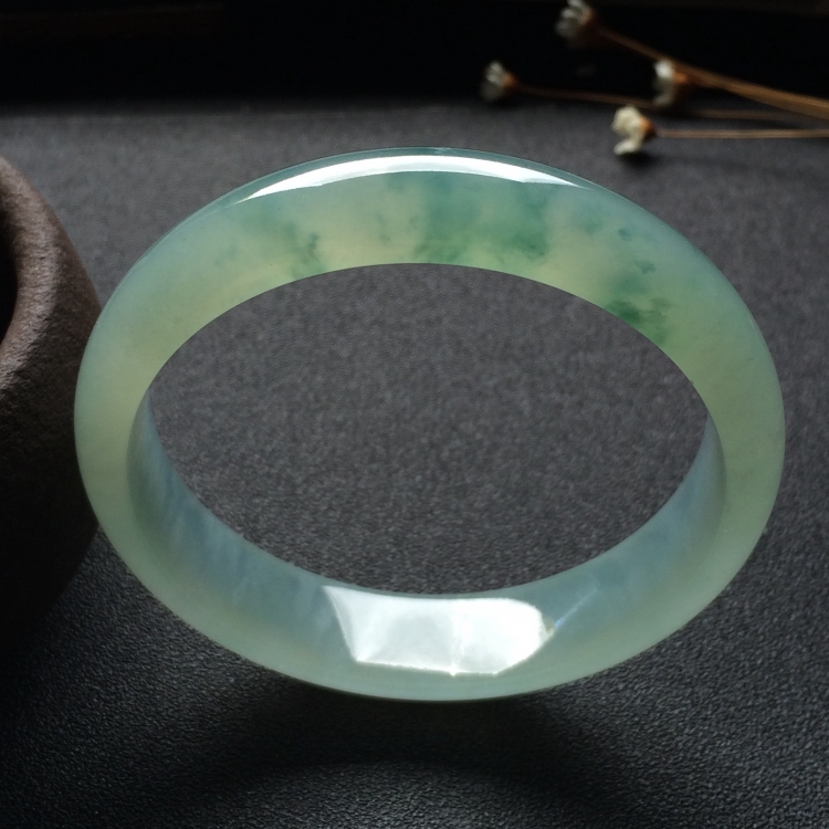 （超值推荐）冰种飘花手镯（56.8mm）