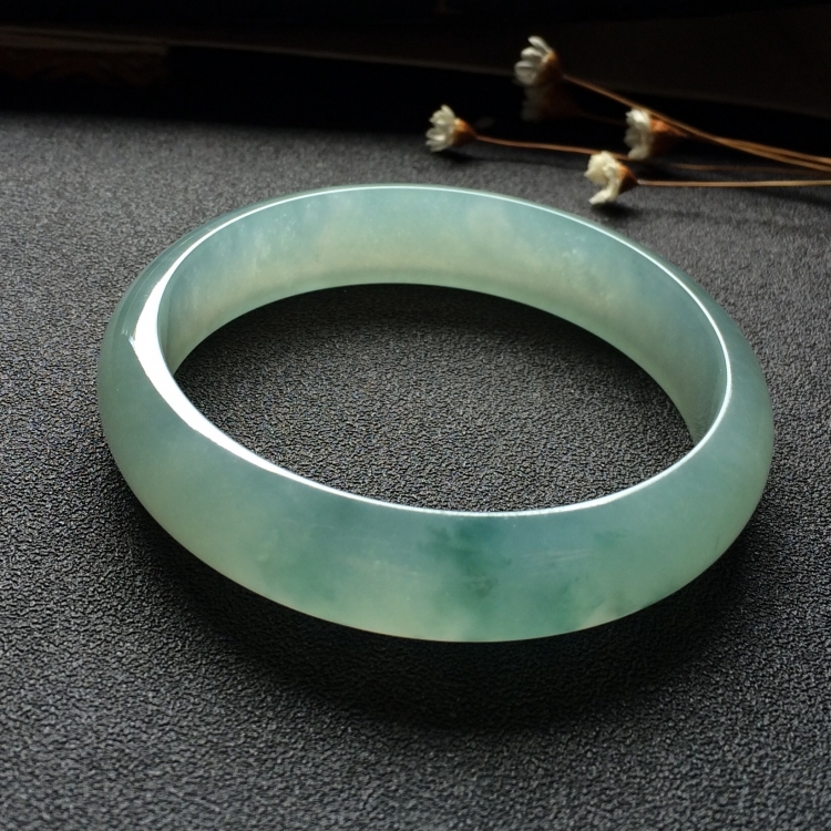（超值推荐）冰种飘花手镯（56.8mm）