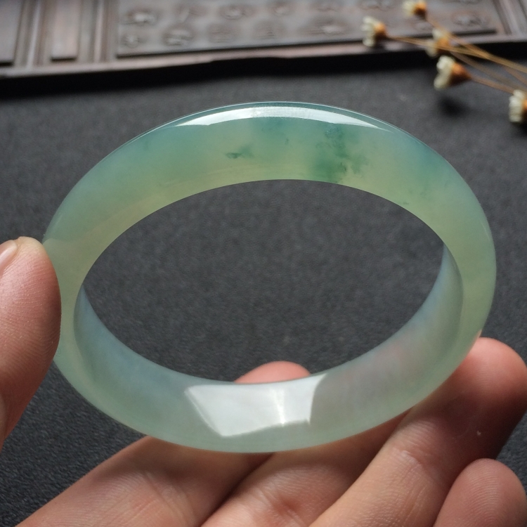 （超值推荐）冰种飘花手镯（56.8mm）