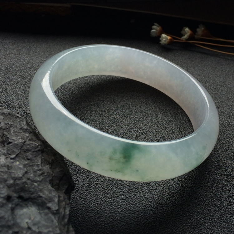（超值推荐）冰种飘花手镯（56.8mm）