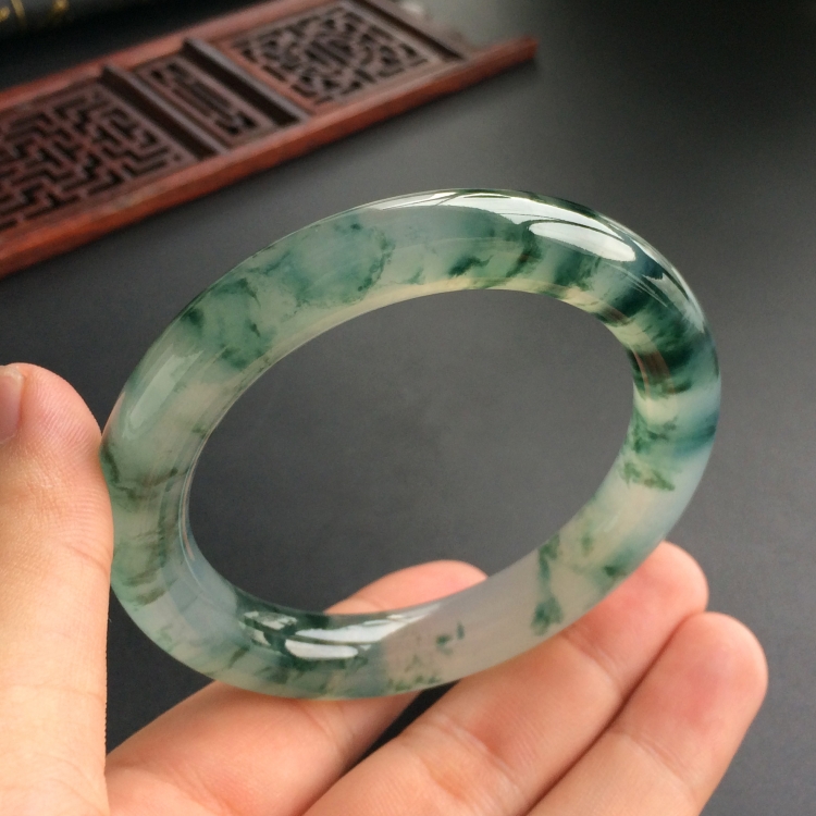 (超值推荐)冰种飘花圆条手镯(54.7mm)
