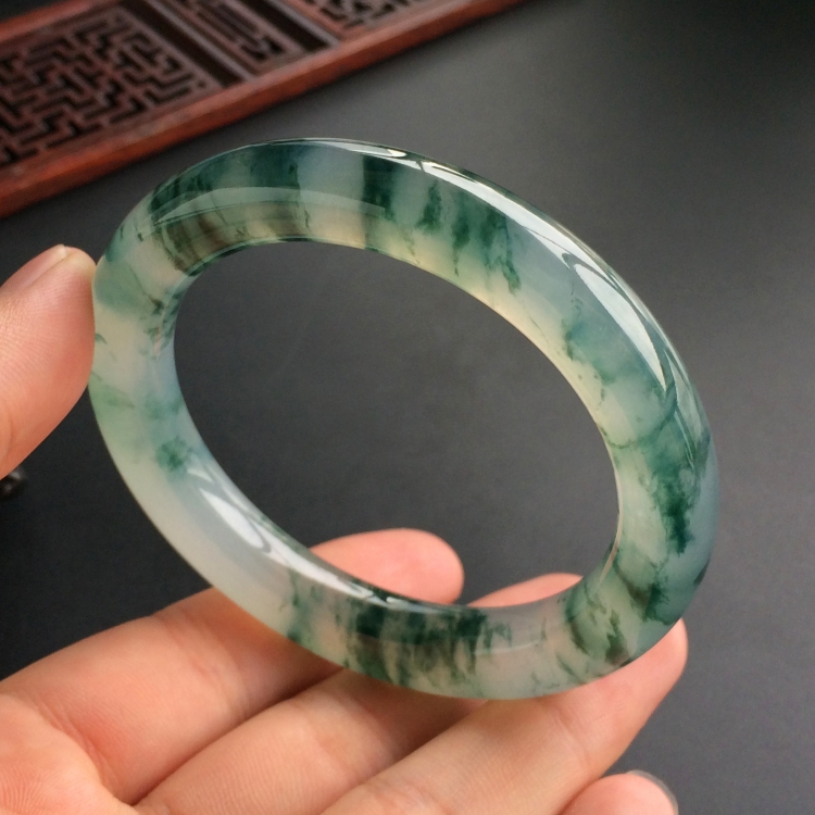 (超值推荐)冰种飘花圆条手镯(54.7mm)