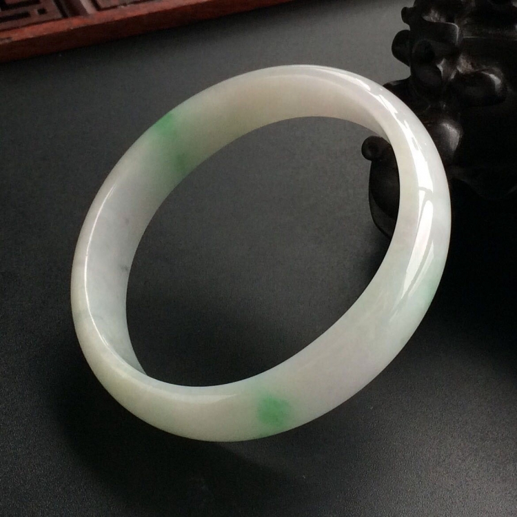 (超值推荐)糯冰种飘翠贵妃镯(54.2mm-50.4mm)