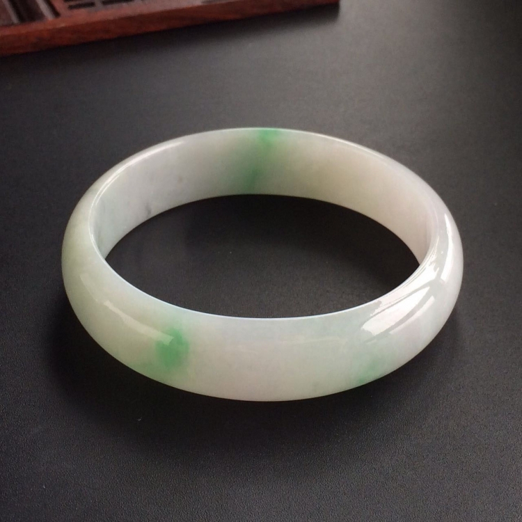 (超值推荐)糯冰种飘翠贵妃镯(54.2mm-50.4mm)