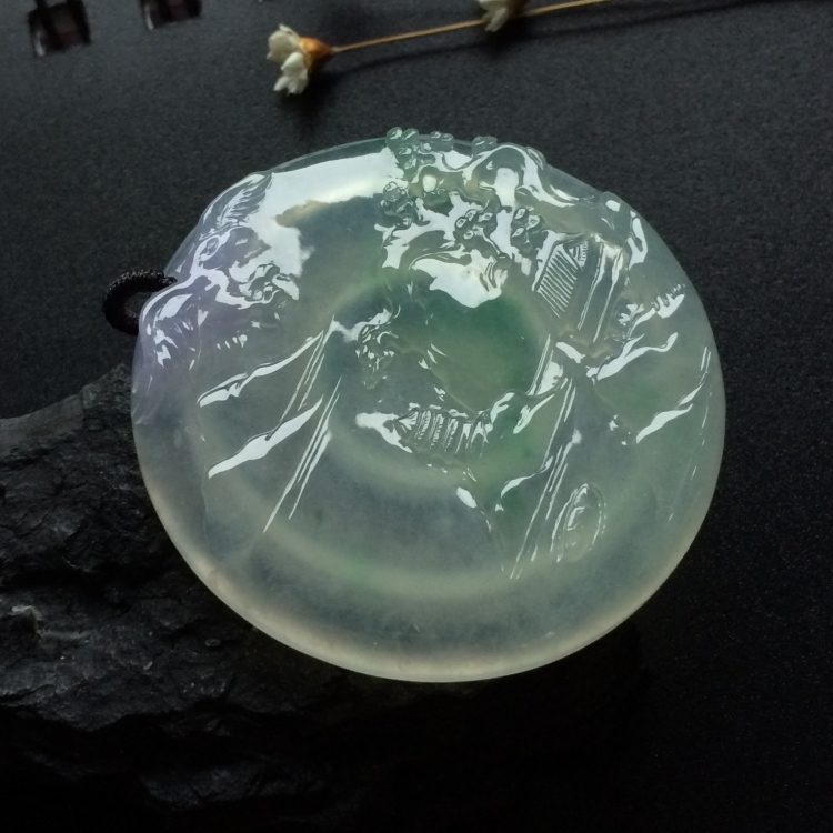 （超值推荐）冰种飘花略带紫罗兰大展宏图挂件