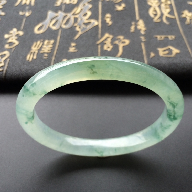 (超值推荐)冰种飘花贵妃手镯(53.7mm-46.5mm)