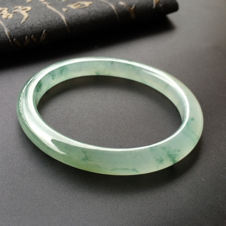 (超值推荐)冰种飘花贵妃手镯(53.7mm-46.5mm)
