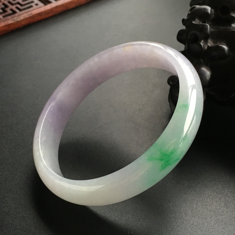 (超值推荐)糯冰种春带彩贵妃镯(57.6mm-50.3mm)