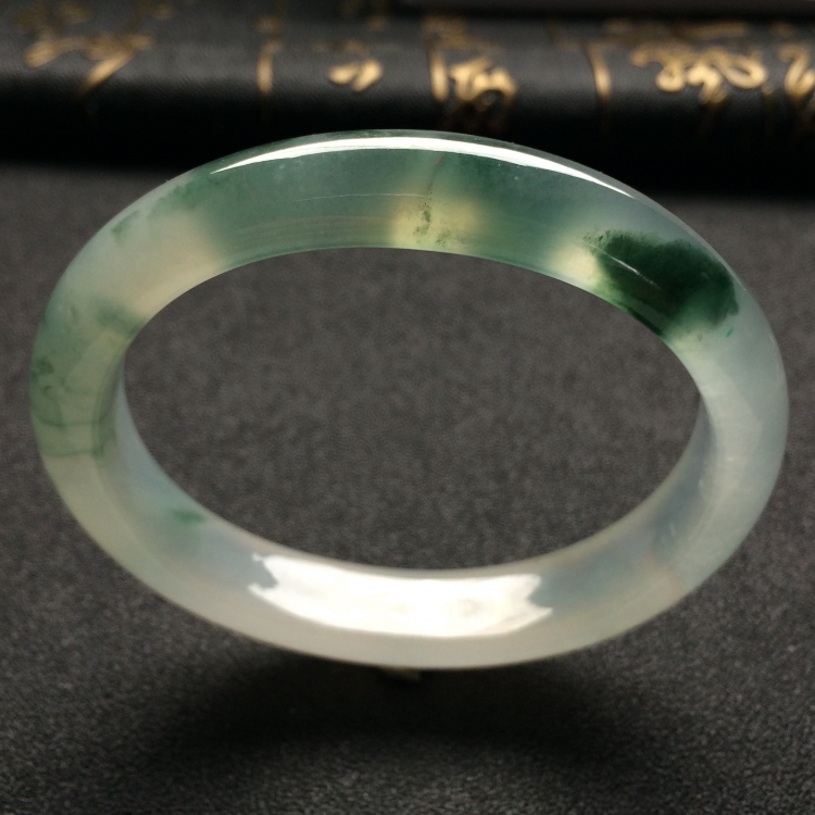 （超值推荐）冰种飘花贵妃镯（53mm-46.9mm）