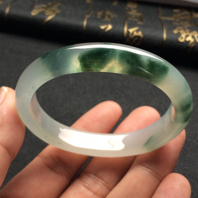 （超值推荐）冰种飘花贵妃镯（53mm-46.9mm）