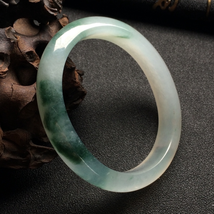 （超值推荐）冰种飘花贵妃镯（53mm-46.9mm）