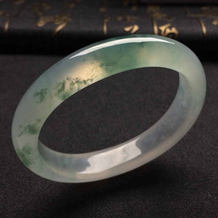 （超值推荐）冰种飘花贵妃镯（54mm-47.5mm）