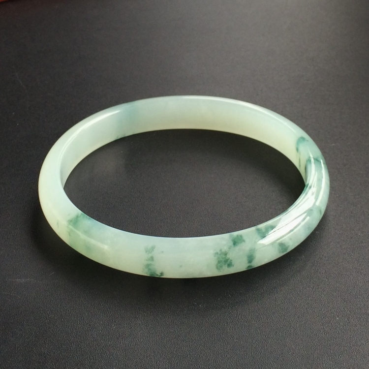 (超值推荐)糯冰种飘花贵妃镯(54.8mm-47.9mm)