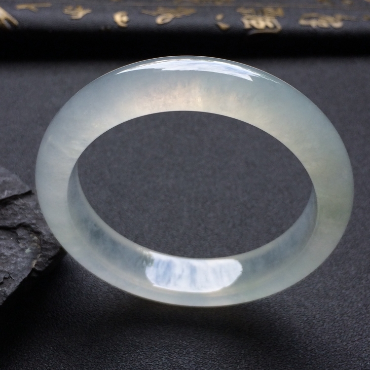 （超值推荐）冰种淡晴水手镯（54.8mm）