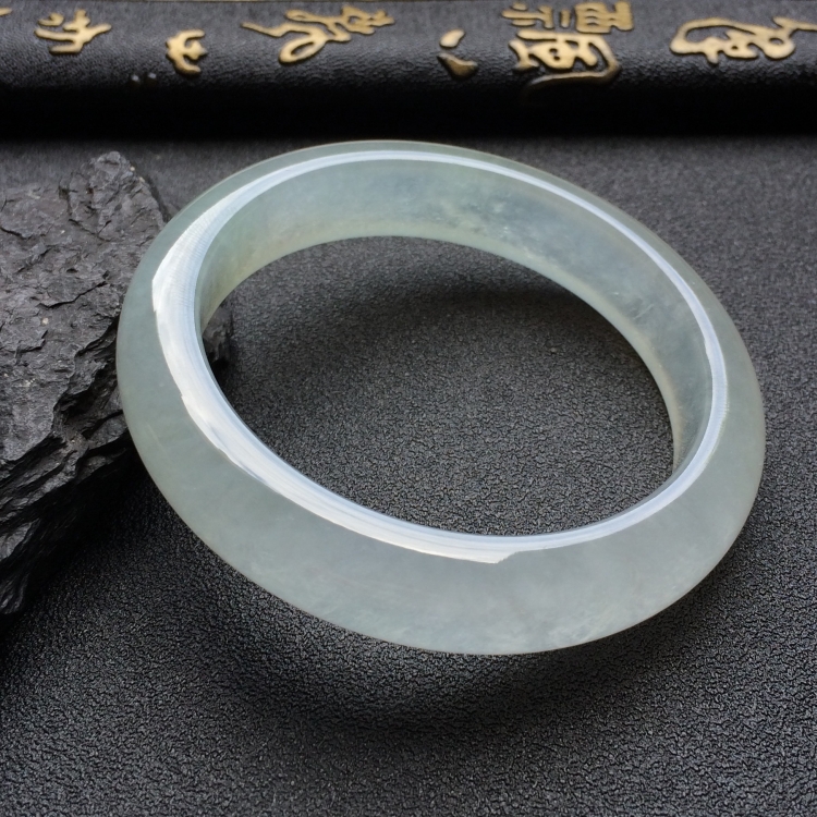 （超值推荐）冰种淡晴水手镯（54.8mm）