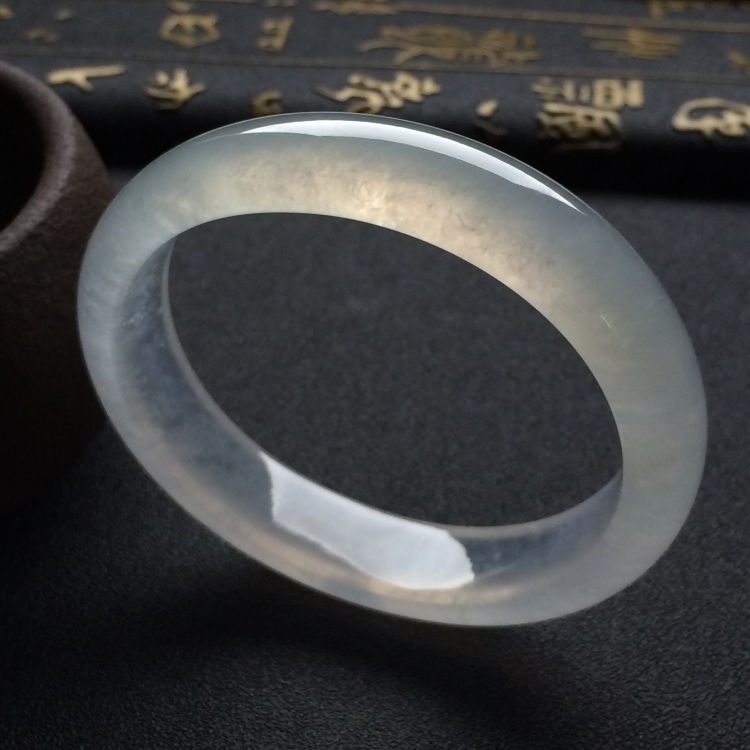 （超值推荐）冰种淡晴水贵妃镯（56mm-50.3mm）
