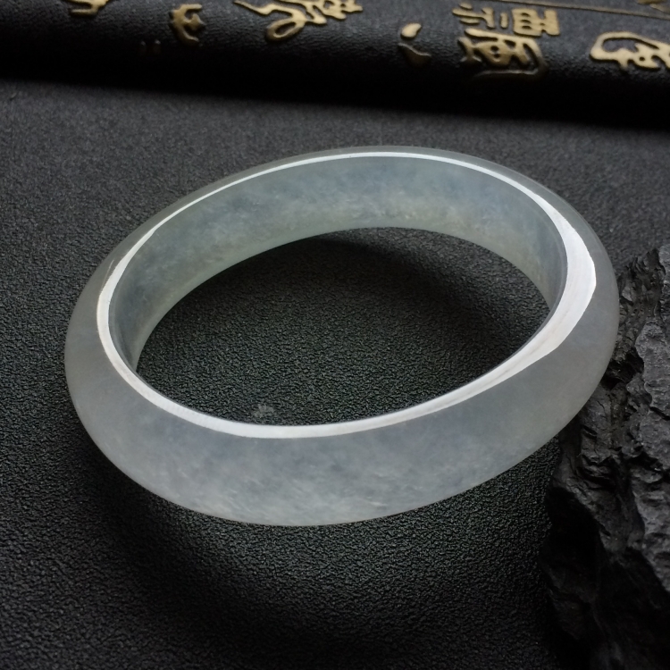 （超值推荐）冰种淡晴水贵妃镯（56mm-50.3mm）