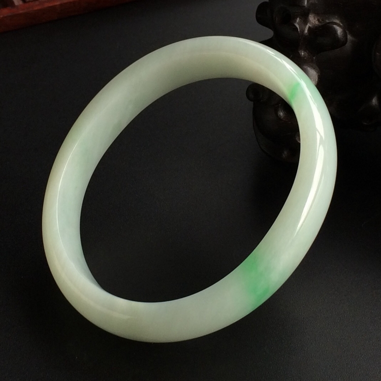 (超值推荐)糯冰种飘翠贵妃镯(55mm-47.8mm)