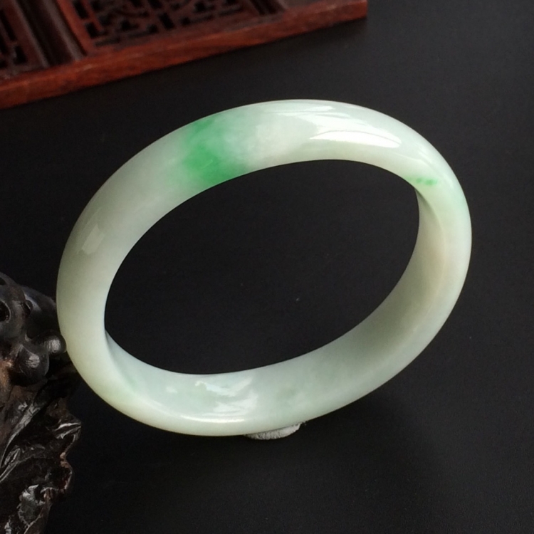 (超值推荐)糯冰种飘翠贵妃镯(55mm-47.8mm)