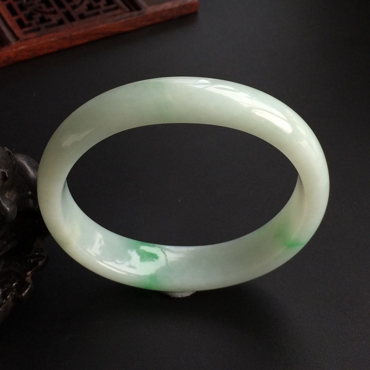(超值推荐)糯冰种飘翠贵妃镯(55mm-47.8mm)