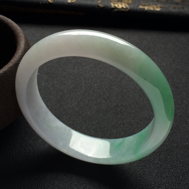 （超值推荐）糯冰种绿晴水手镯（57.5mm）