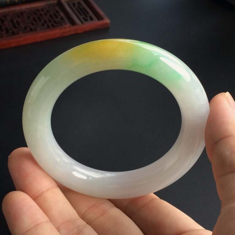 (超值推荐)糯冰种黄加绿圆条手镯(55mm)