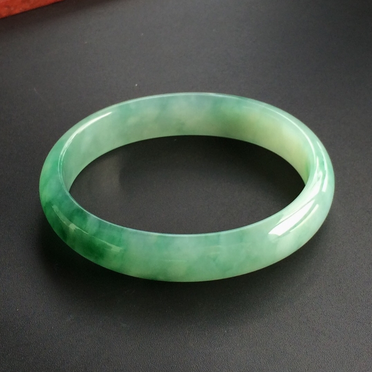 (超值推荐)糯冰种飘花贵妃镯(54.5mm-45.8mm)