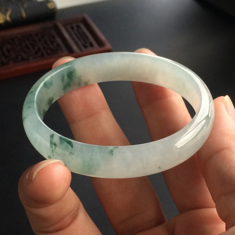 (超值推荐)冰种飘花贵妃镯(55.2mm-48mm)