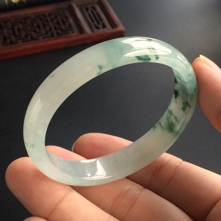 (超值推荐)冰种飘花贵妃镯(55.2mm-48mm)