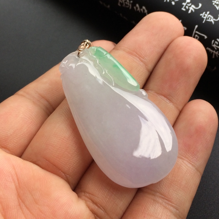 （超值推荐）糯冰种淡春带彩福瓜挂件