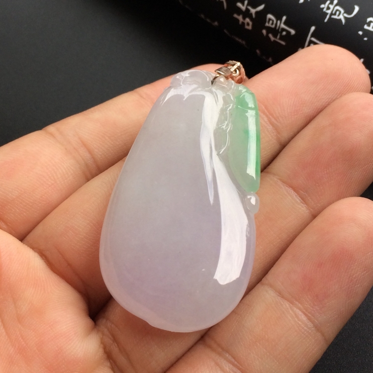 （超值推荐）糯冰种淡春带彩福瓜挂件