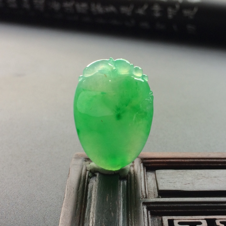 （超值推荐）糯冰种翠色福瓜挂件