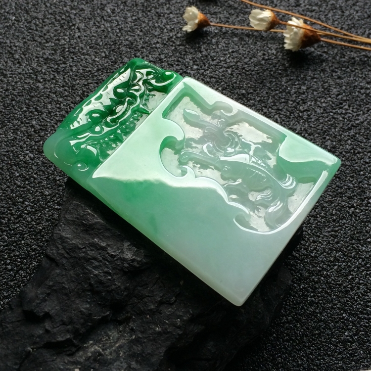 （超值推荐）糯冰种飘翠年年有余挂件